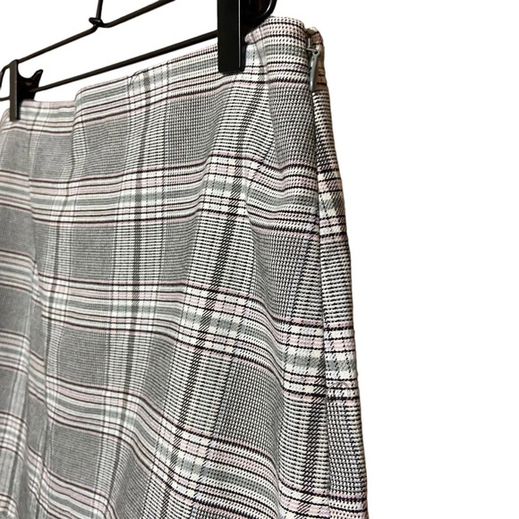 NWT LOFT GRAY BLACK WHITE PINK PLAID MINI PENCIL‎ SKIRT WITH RUFFLED HEM SIZE 10 - Picture 6 of 8